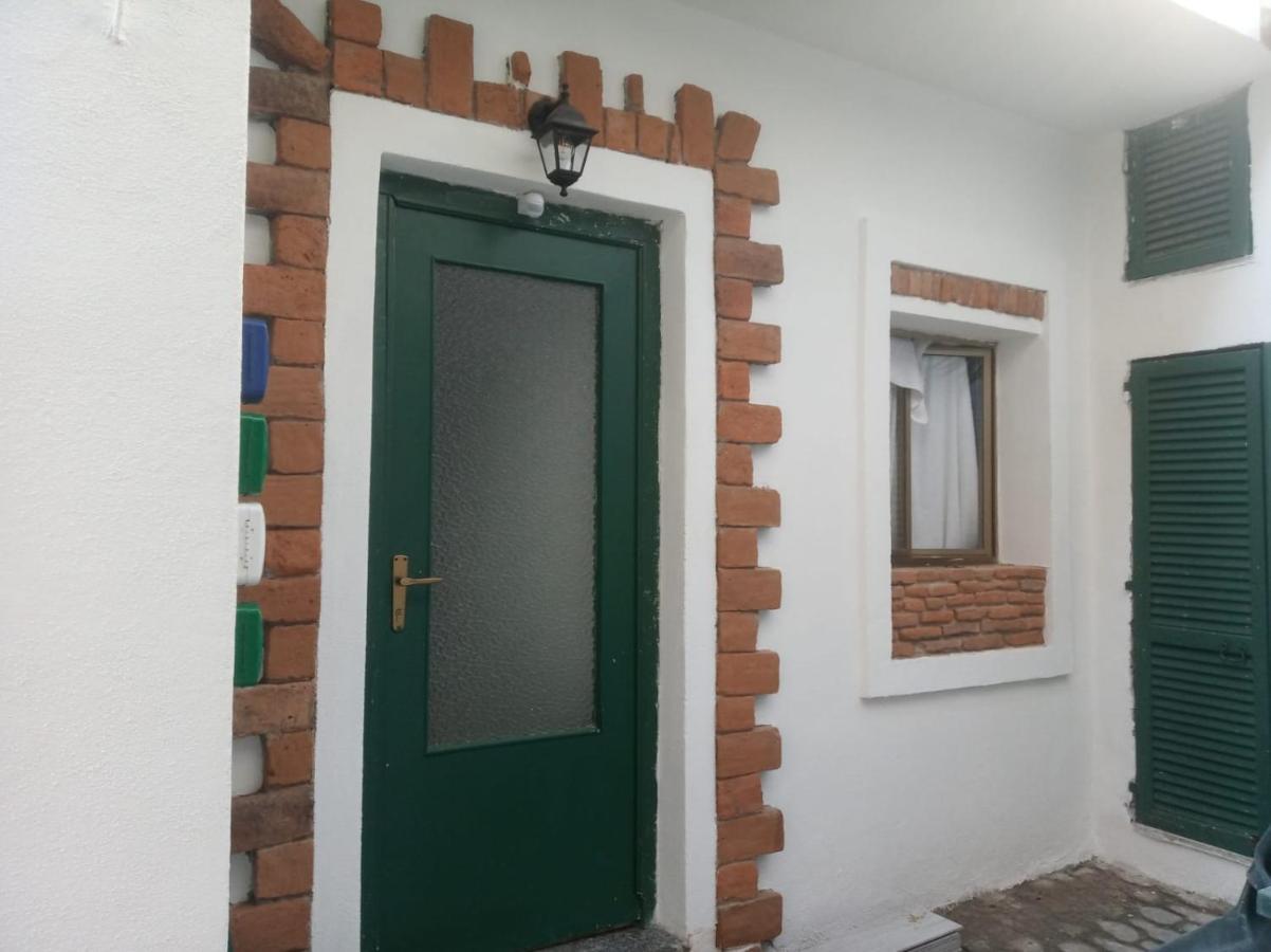 3 Mini Studios In Синискола Екстериор снимка