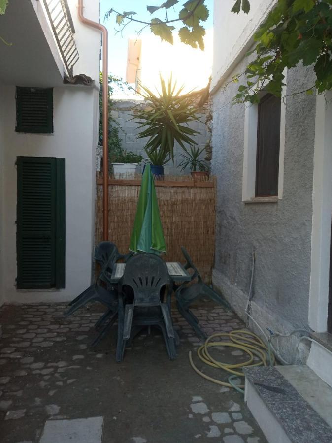 3 Mini Studios In Синискола Екстериор снимка