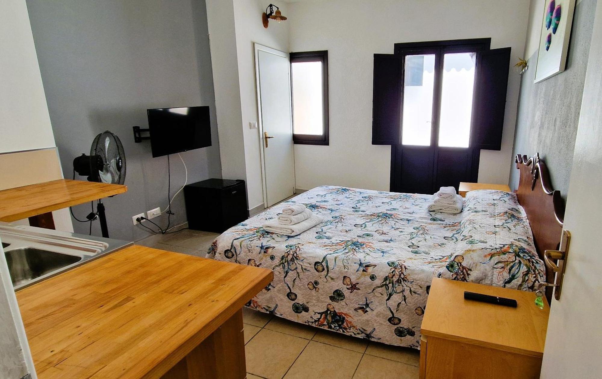 3 Mini Studios In Синискола Екстериор снимка